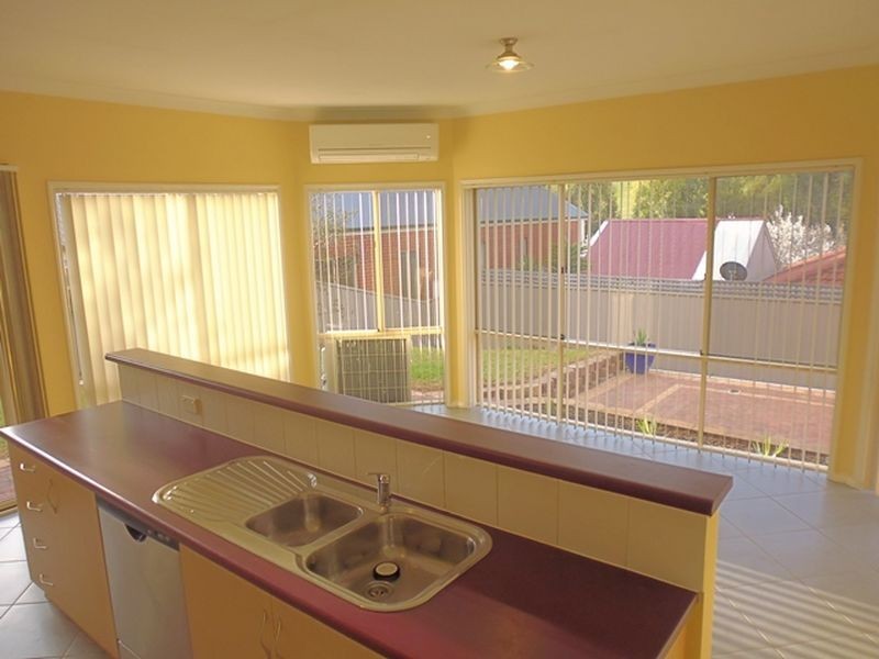 8 Hedgerow Court, Greenwith SA 5125