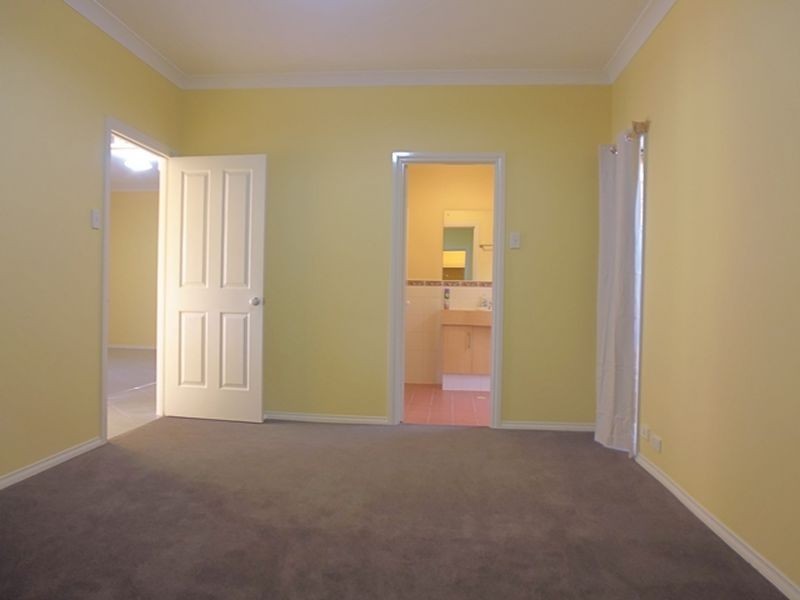 8 Hedgerow Court, Greenwith SA 5125