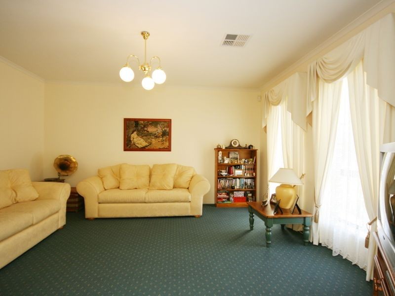 13 Highgate Place, Golden Grove SA 5125