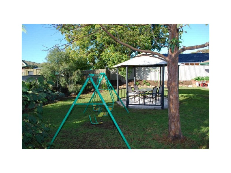 8 Shiraz Street, Wynn Vale SA 5127