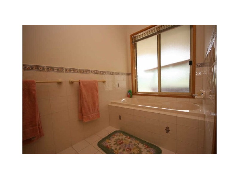 16 Memorial Drive, Kersbrook SA 5231