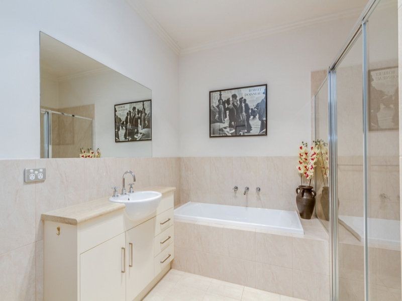 48 Grasswren Way, Mawson Lakes SA 5095