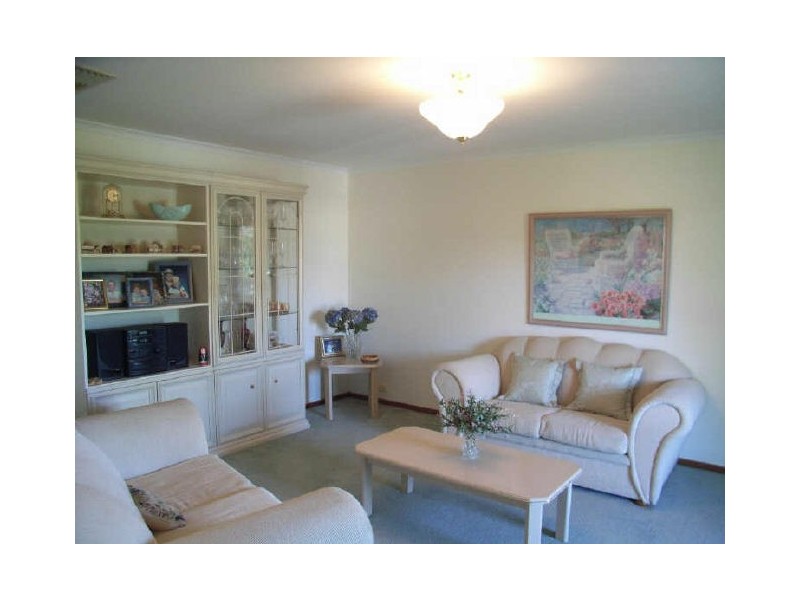 2 Meadow Lane, Gulfview Heights SA 5096