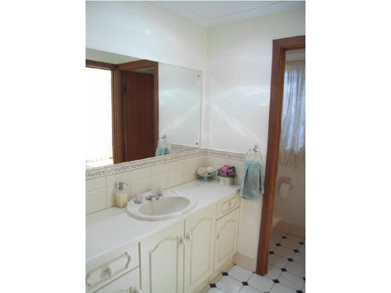 2 Meadow Lane, Gulfview Heights SA 5096