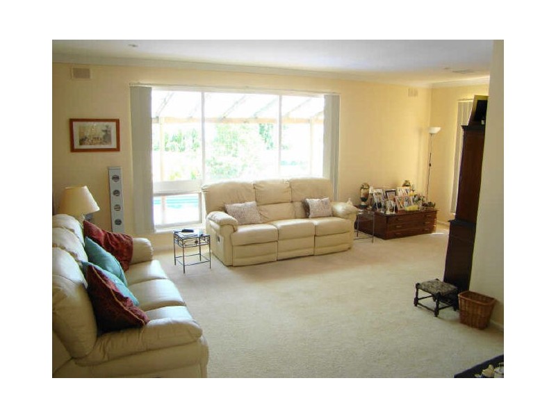 8 Purelli Avenue, Fairview Park SA 5126