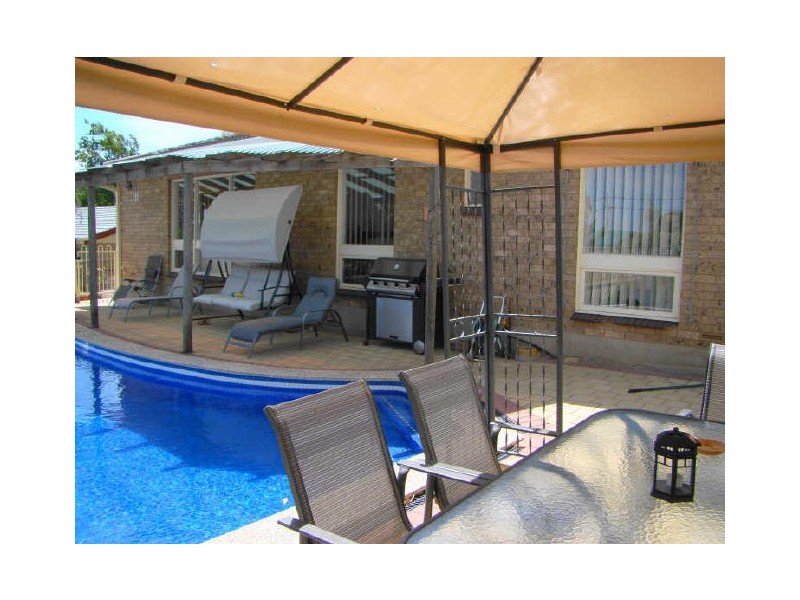 8 Purelli Avenue, Fairview Park SA 5126