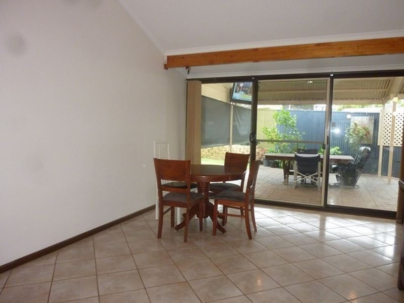 8 Delft Court, Modbury Heights SA 5092