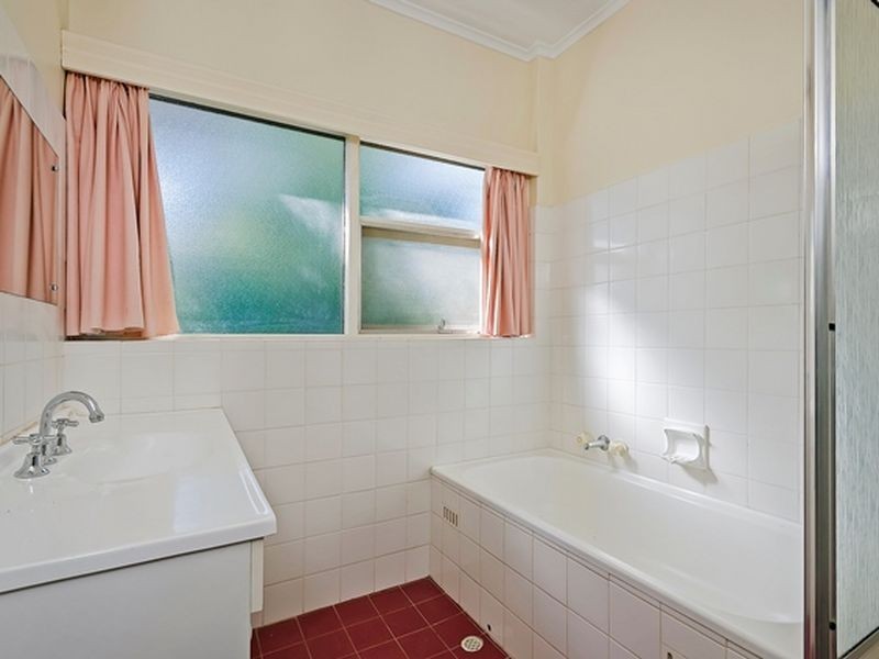15 Dene RD, Highbury SA 5089