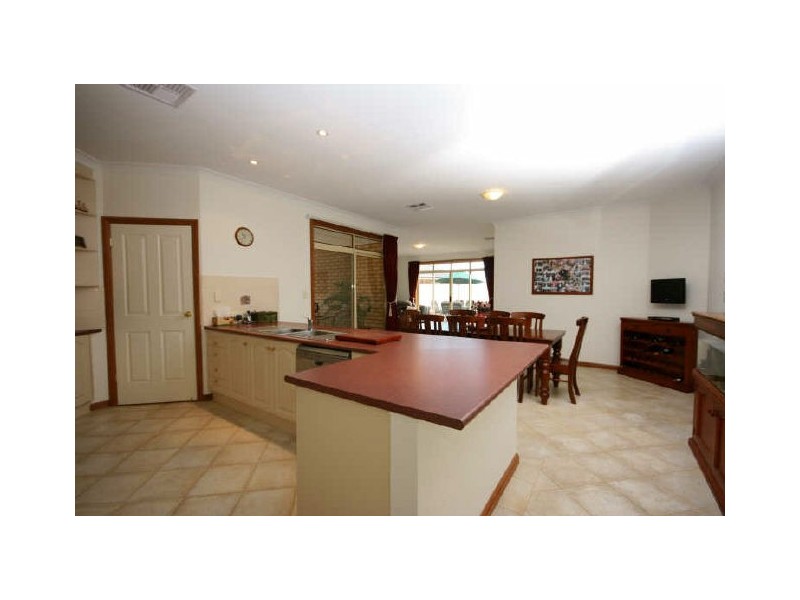 9 Waterside Drive, Burton SA 5110