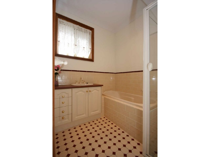 9 Waterside Drive, Burton SA 5110