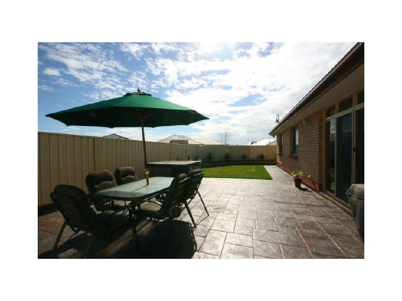 9 Waterside Drive, Burton SA 5110