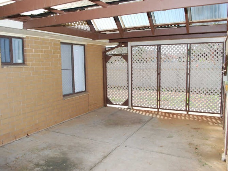 2 Elias Street, Para Hills West SA 5096