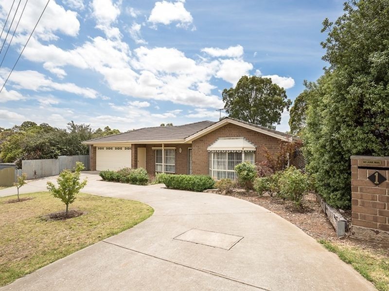 1 Oak Street, Ridgehaven SA 5097