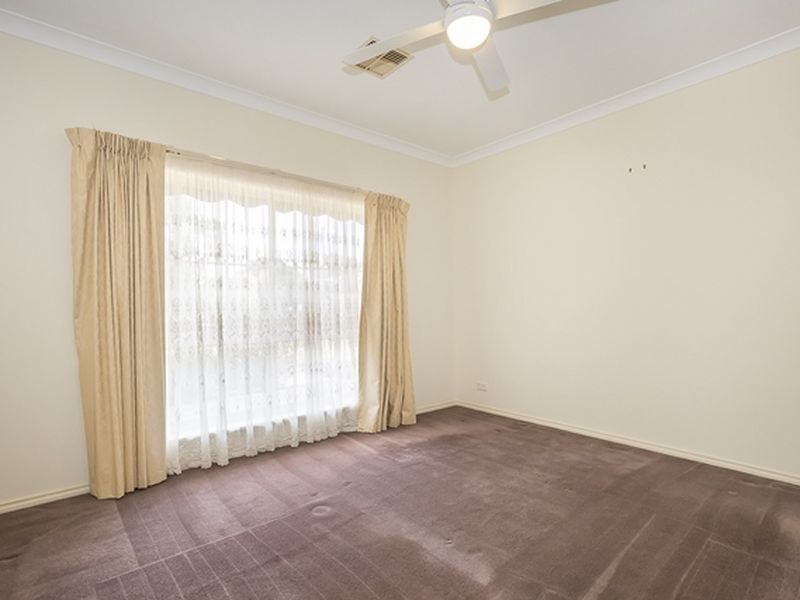 1 Oak Street, Ridgehaven SA 5097