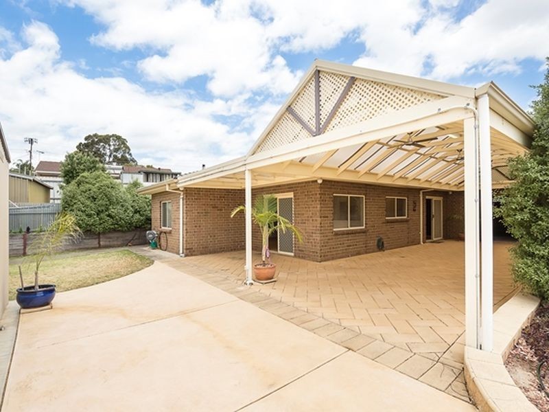 1 Oak Street, Ridgehaven SA 5097