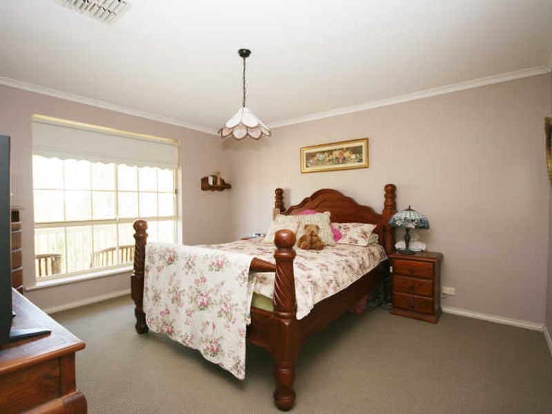 10 Greencrest Circuit, Golden Grove SA 5125