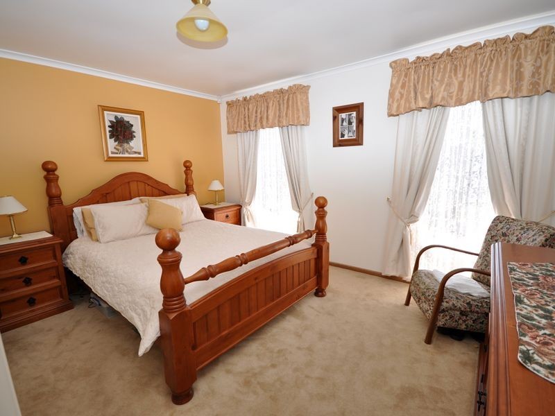 8 Cobby Drive, Modbury Heights SA 5092