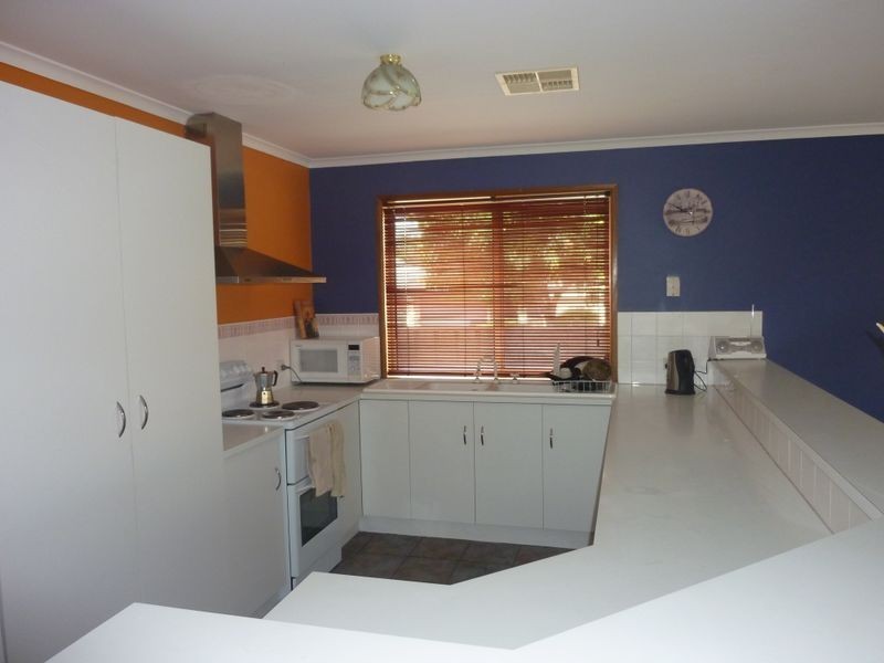 2 Dunbarton Crescent, Greenwith SA 5125