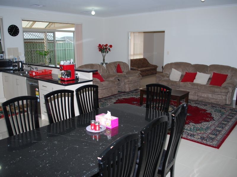 18 Songlark Grove, Hewett SA 5118