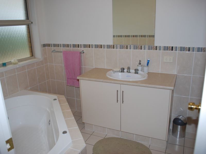 18 Songlark Grove, Hewett SA 5118