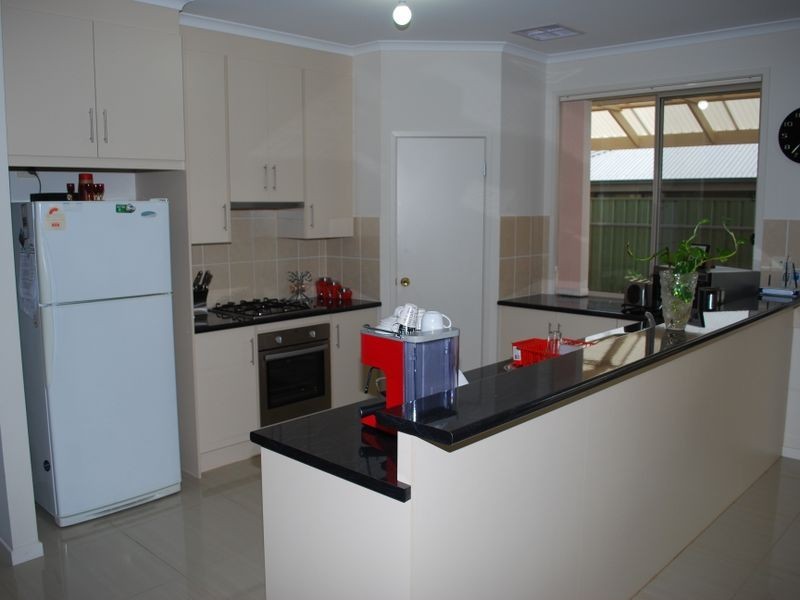 18 Songlark Grove, Hewett SA 5118