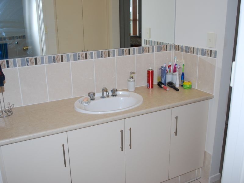 18 Songlark Grove, Hewett SA 5118