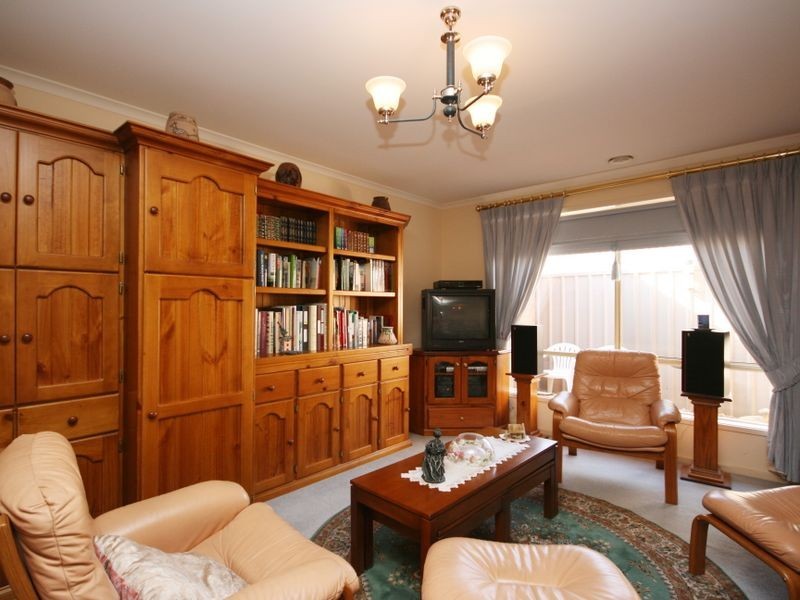 12 Seville Place, Golden Grove SA 5125