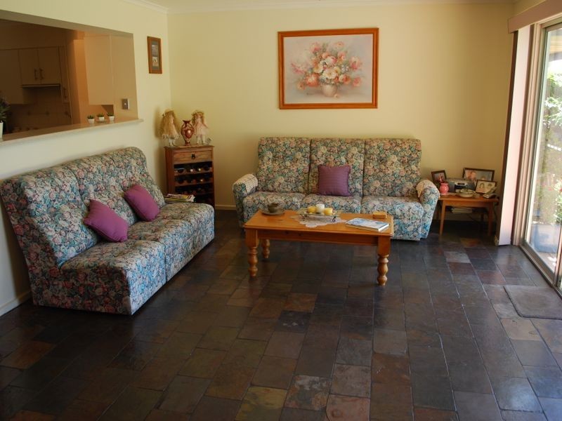 8 Thomson Avenue, Gulfview Heights SA 5096