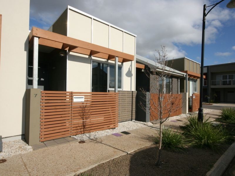 7 Mackenzie Cct, Mawson Lakes SA 5095