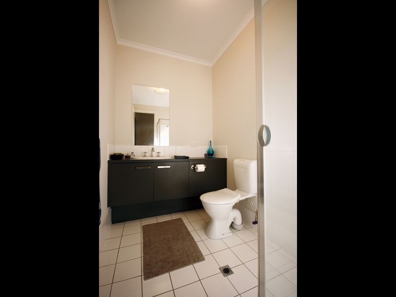 7 Mackenzie Cct, Mawson Lakes SA 5095