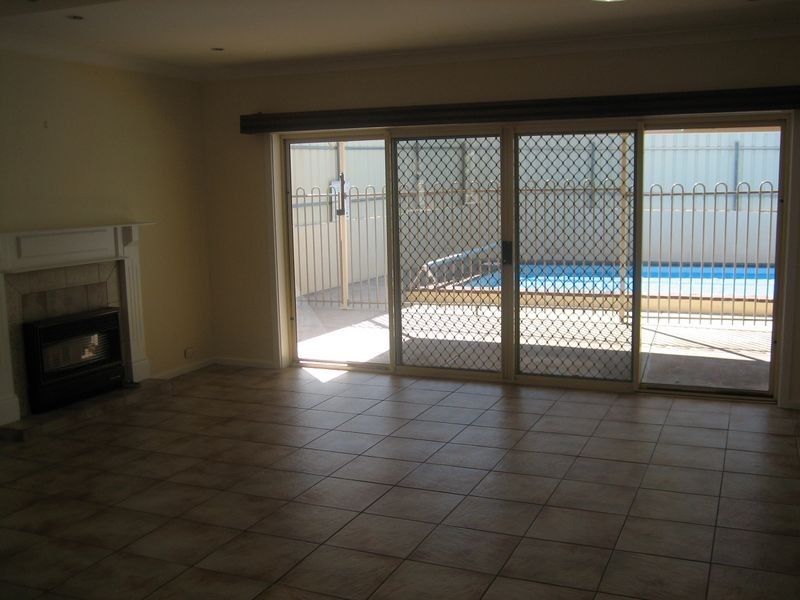 44 Rialto Avenue, Para Hills SA 5096