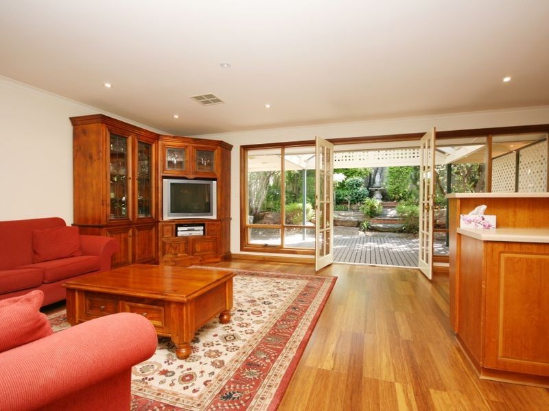 98 Thornton Drive, Greenwith SA 5125