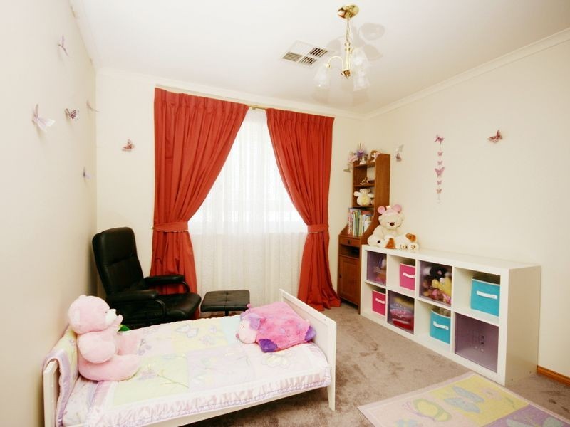 98 Thornton Drive, Greenwith SA 5125