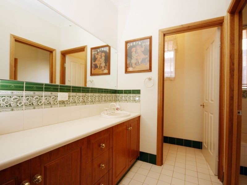 98 Thornton Drive, Greenwith SA 5125