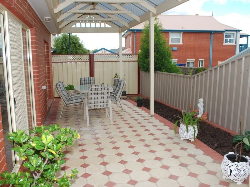 11 Chatswood Grove, Golden Grove SA 5125