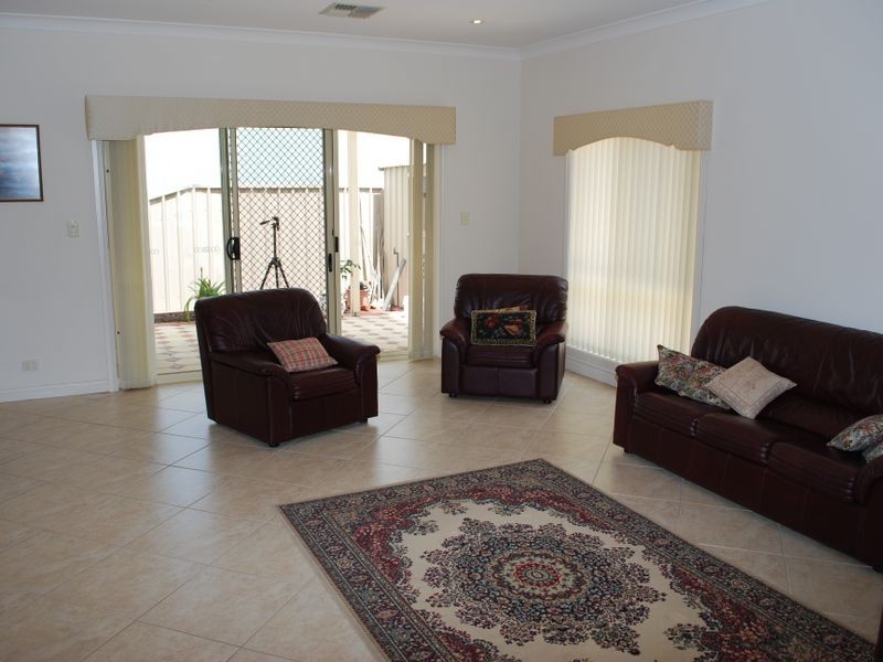 11 Chatswood Grove, Golden Grove SA 5125