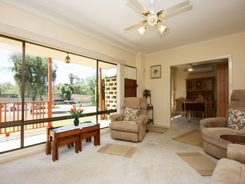 12 Lorna Road, Para Hills SA 5096