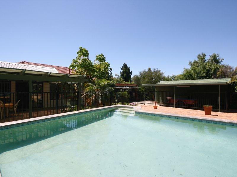 12 Lorna Road, Para Hills SA 5096