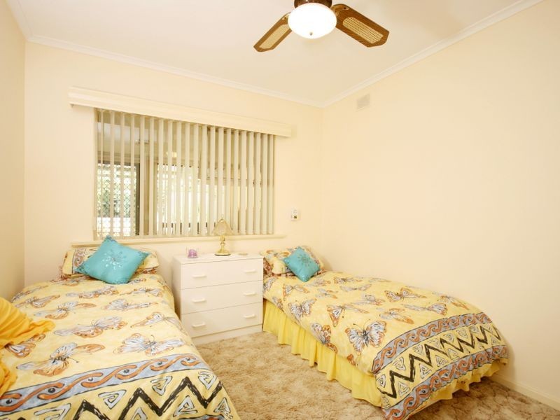 12 Lorna Road, Para Hills SA 5096