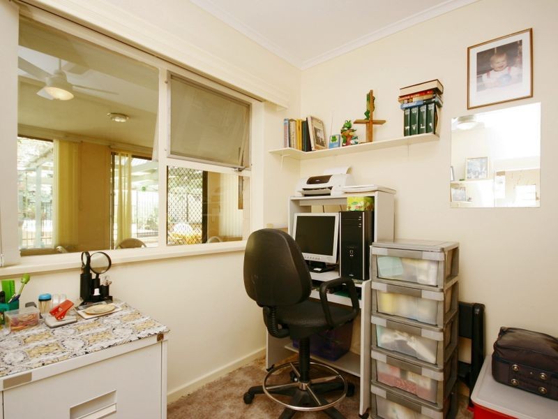 12 Lorna Road, Para Hills SA 5096