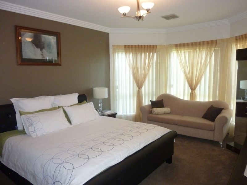 4 Caradoc Court, Golden Grove SA 5125