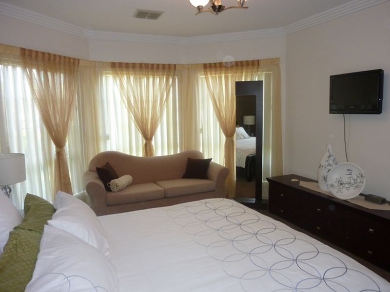 4 Caradoc Court, Golden Grove SA 5125