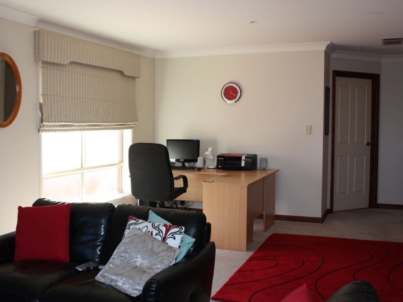 23 Rochester Crescent, Golden Grove SA 5125