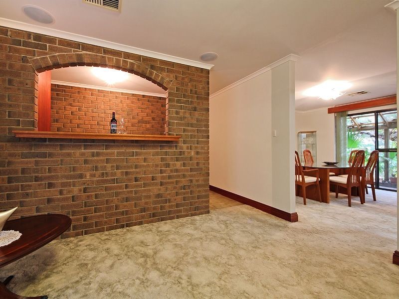 16 Glenarbon Court, Para Hills SA 5096