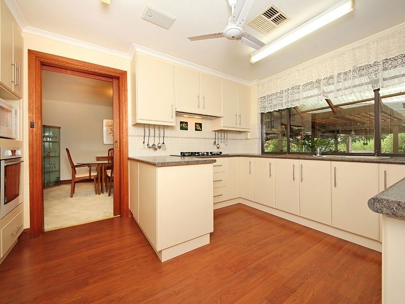 16 Glenarbon Court, Para Hills SA 5096