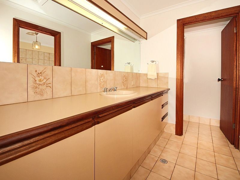 16 Glenarbon Court, Para Hills SA 5096