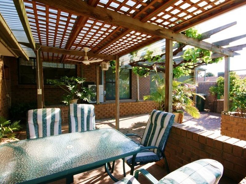 16 Glenarbon Court, Para Hills SA 5096