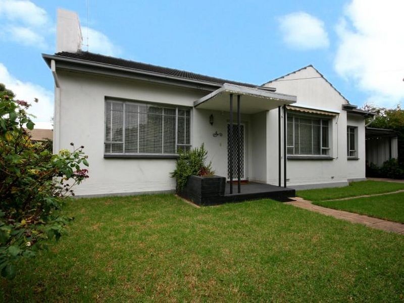 4 Neville Avenue, Clarence Gardens SA 5039