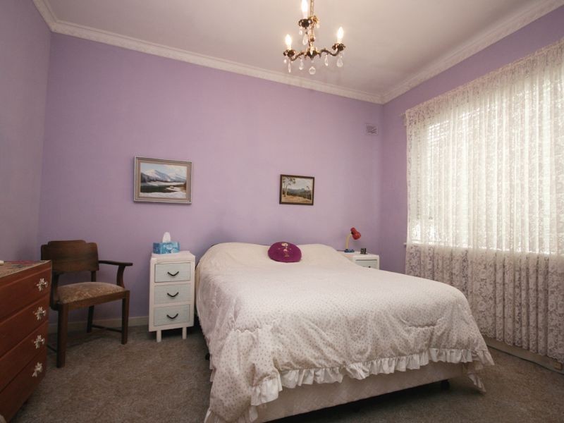 4 Neville Avenue, Clarence Gardens SA 5039