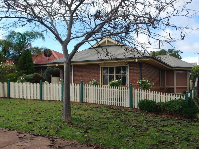 10 Cox Street, Wynn Vale SA 5127